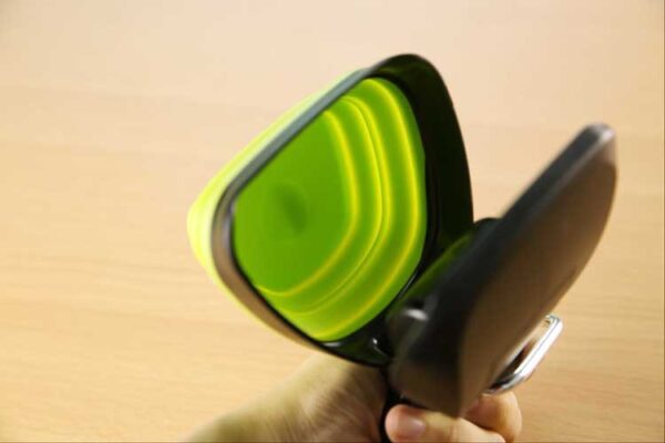 PawLuxe Foldable Poop Scooper - Image 2